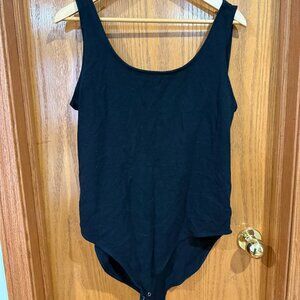 Gap size XL black bodysuit